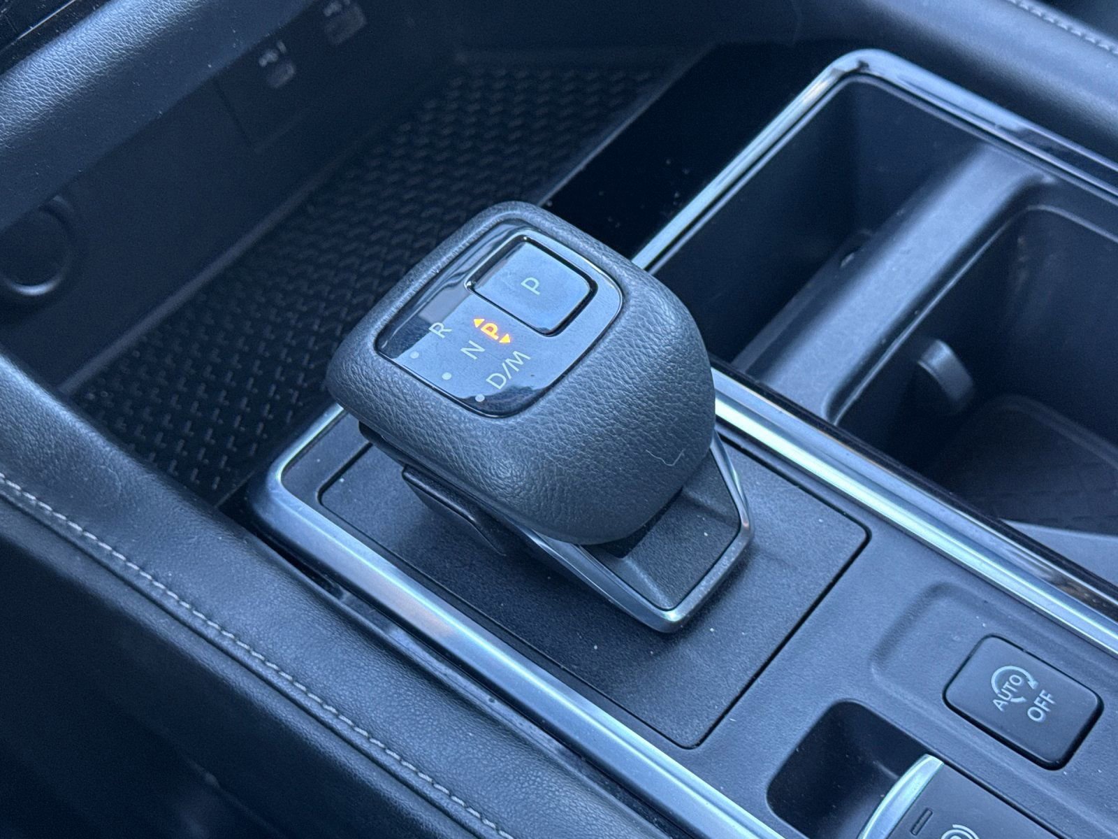 Used 2022 Nissan Pathfinder SV image 24