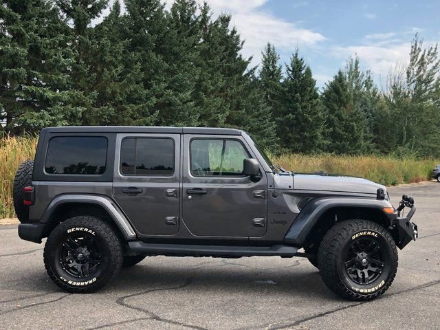 Used 2018 Jeep Wrangler Unlimited Sahara w/ Dual Top Group AWD/4WD image 13