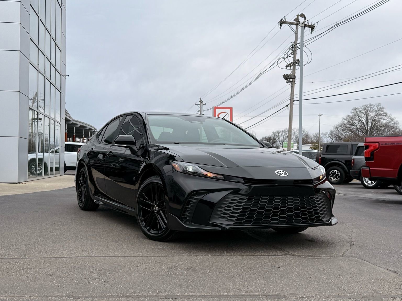 Used 2025 Toyota Camry SE