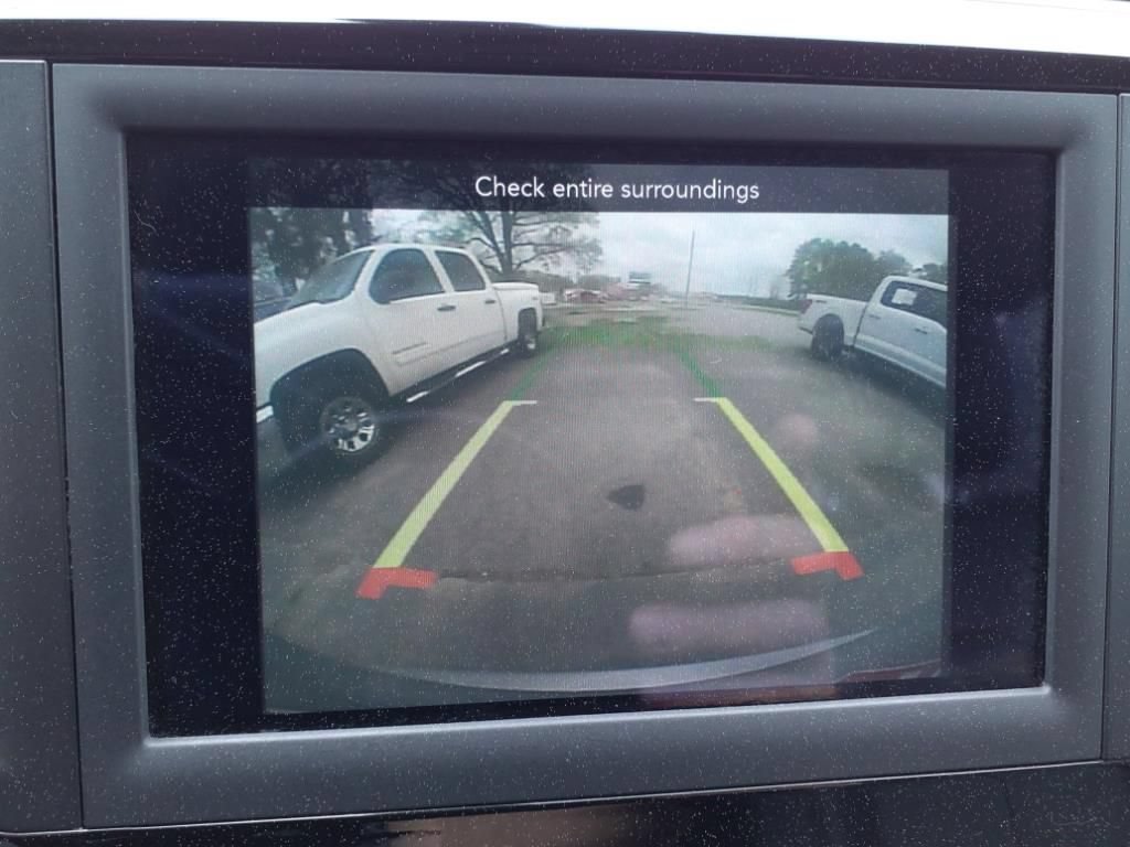 Used 2020 Chrysler Pacifica Touring-L FWD image 18
