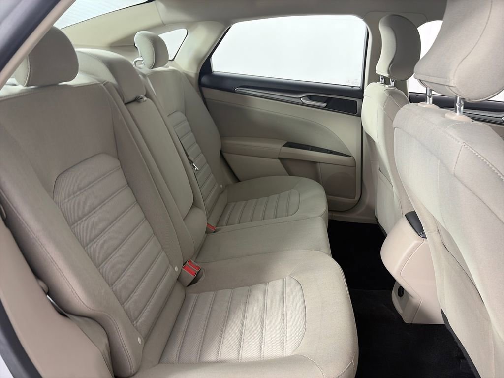 Used 2018 Ford Fusion SE image 29