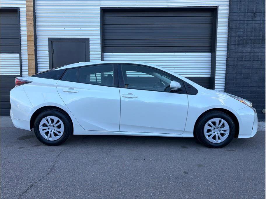 Used 2016 Toyota Prius Two w/ Preferred Accessory Package image 11