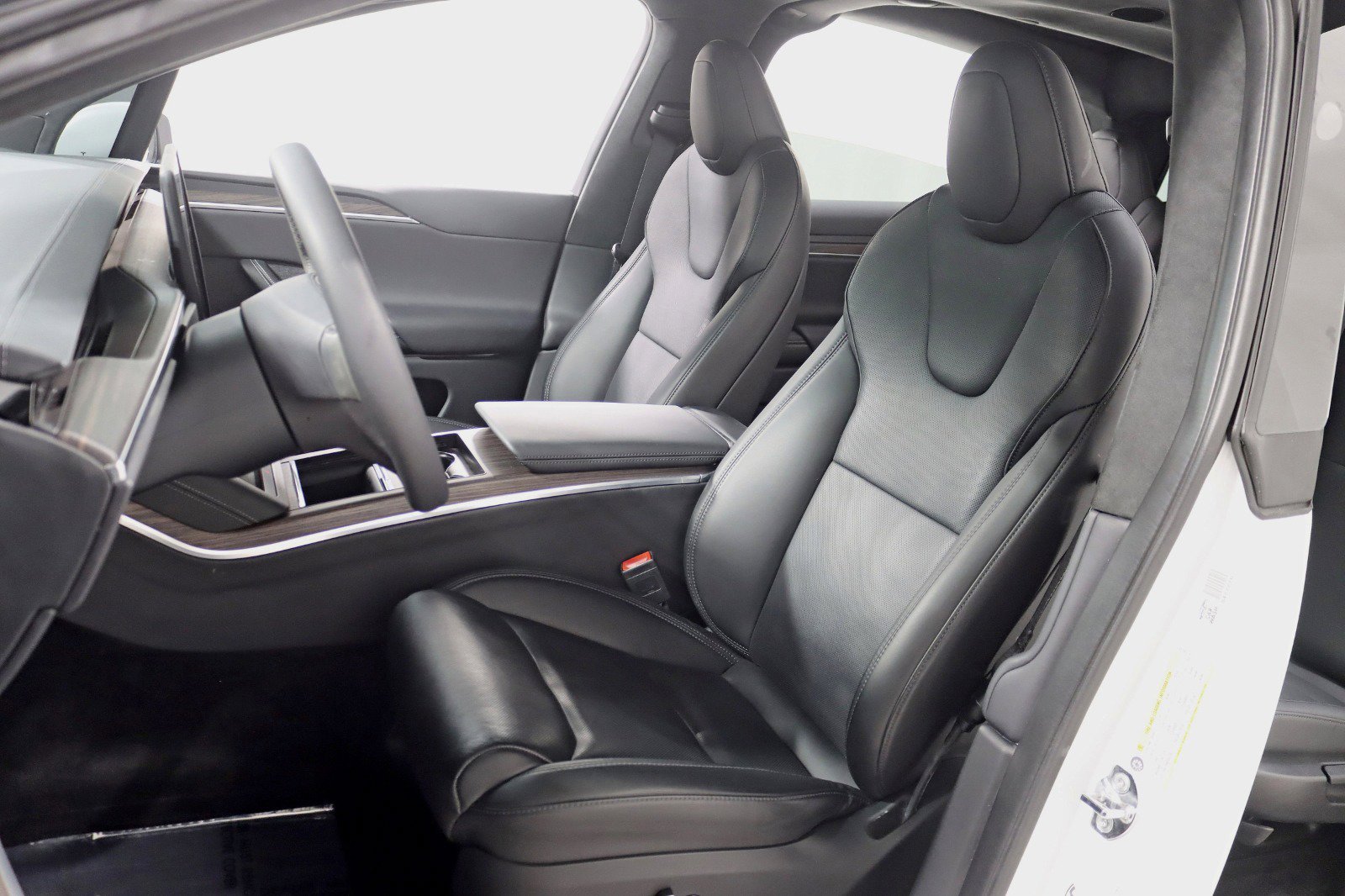 Used 2023 Tesla Model X image 30