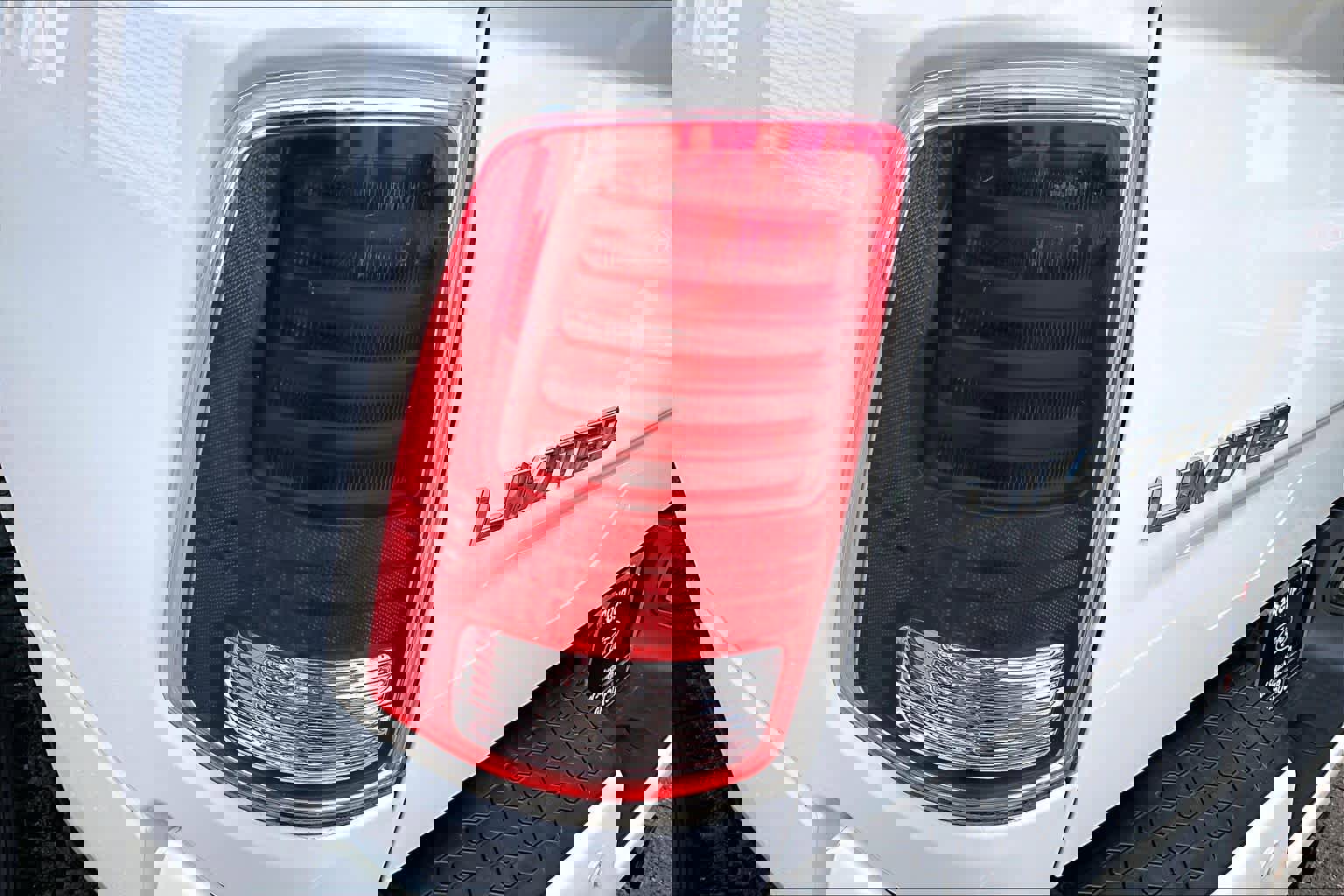 Used 2014 RAM 1500 Limited image 27