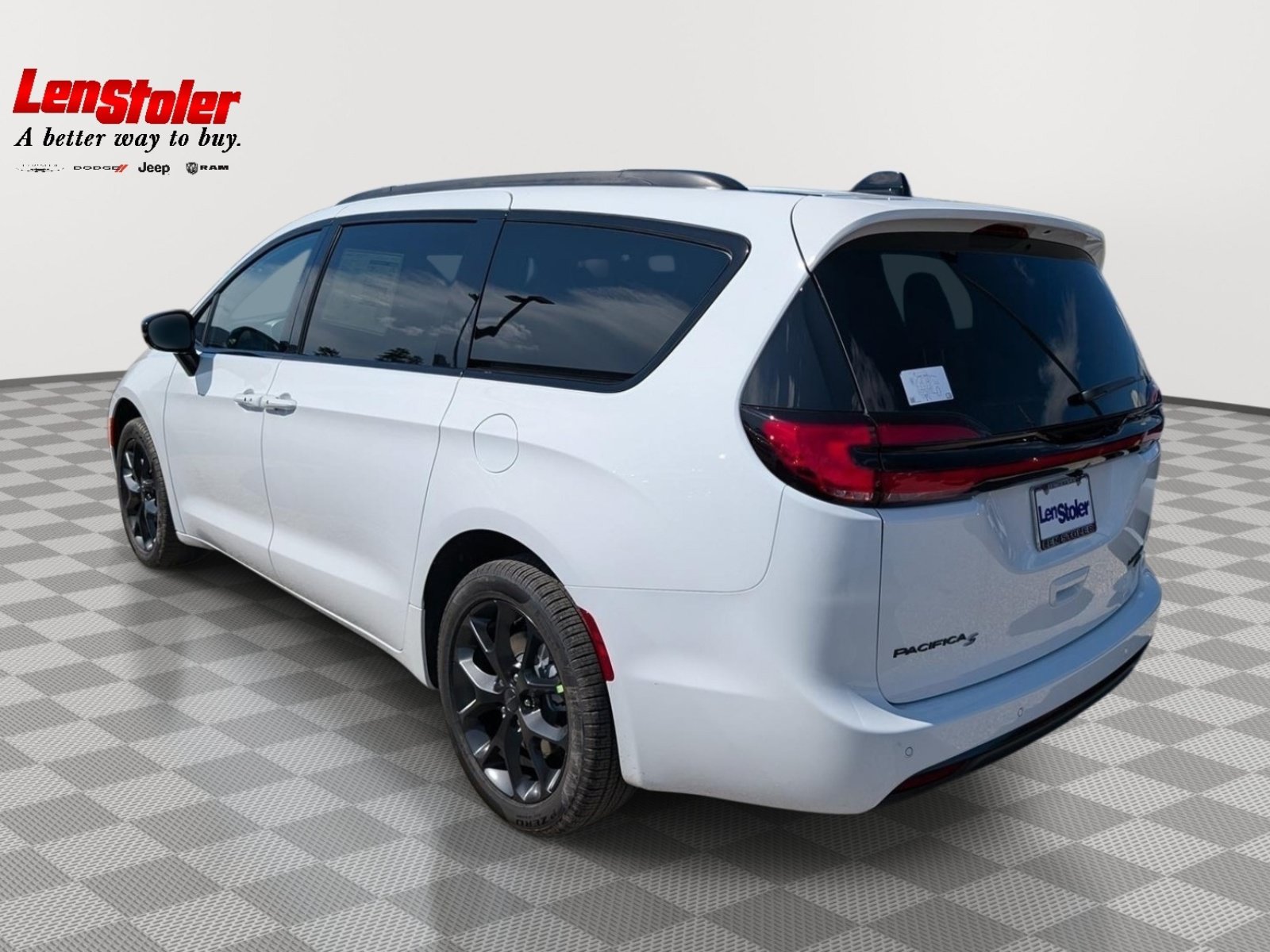 New 2027 Chrysler Pacifica Limited w/ Family Tech Group AWD/4WD image 2