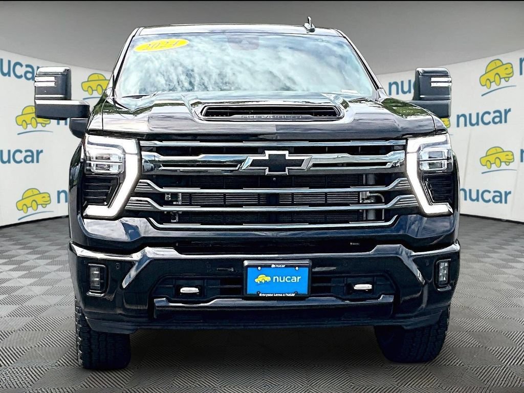 Used 2024 Chevrolet Silverado 2500 High Country w/ Midnight Edition AWD/4WD image 2