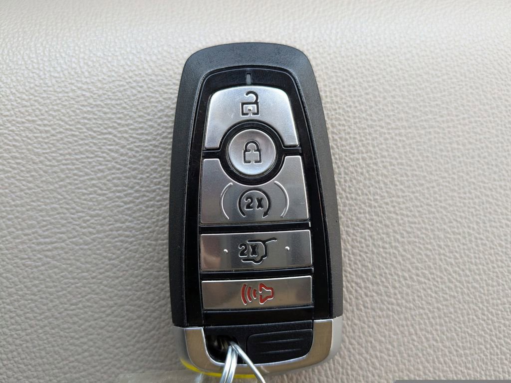 Used 2024 Ford Expedition XLT image 33