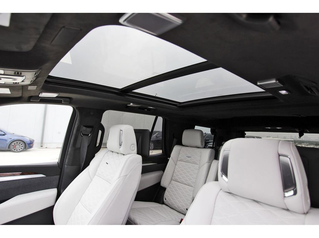 New 2026 Cadillac Escalade Platinum Sport w/ LPO, ONYX Package AWD/4WD image 24