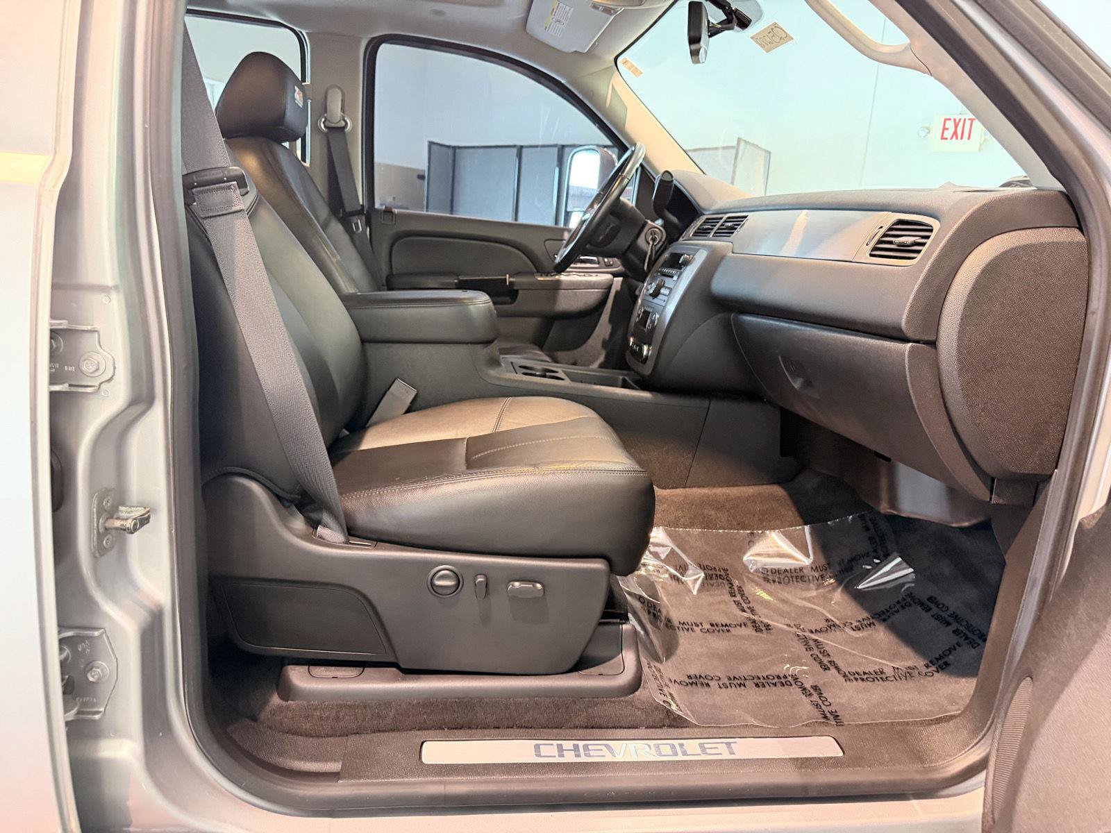 Used 2014 Chevrolet Silverado 2500 LTZ w/ LTZ Plus Package AWD/4WD image 28