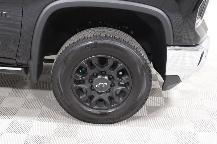 Used 2024 Chevrolet Silverado 2500 LTZ w/ LTZ Convenience Package image 45