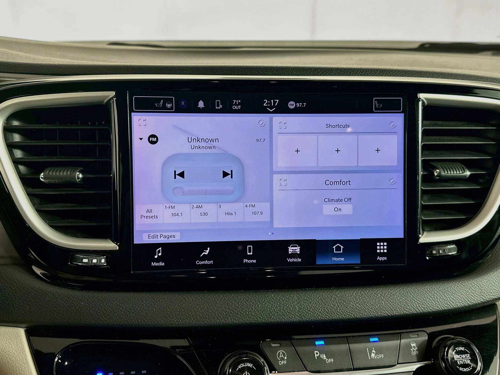 Used 2024 Chrysler Pacifica Touring-L FWD image 21