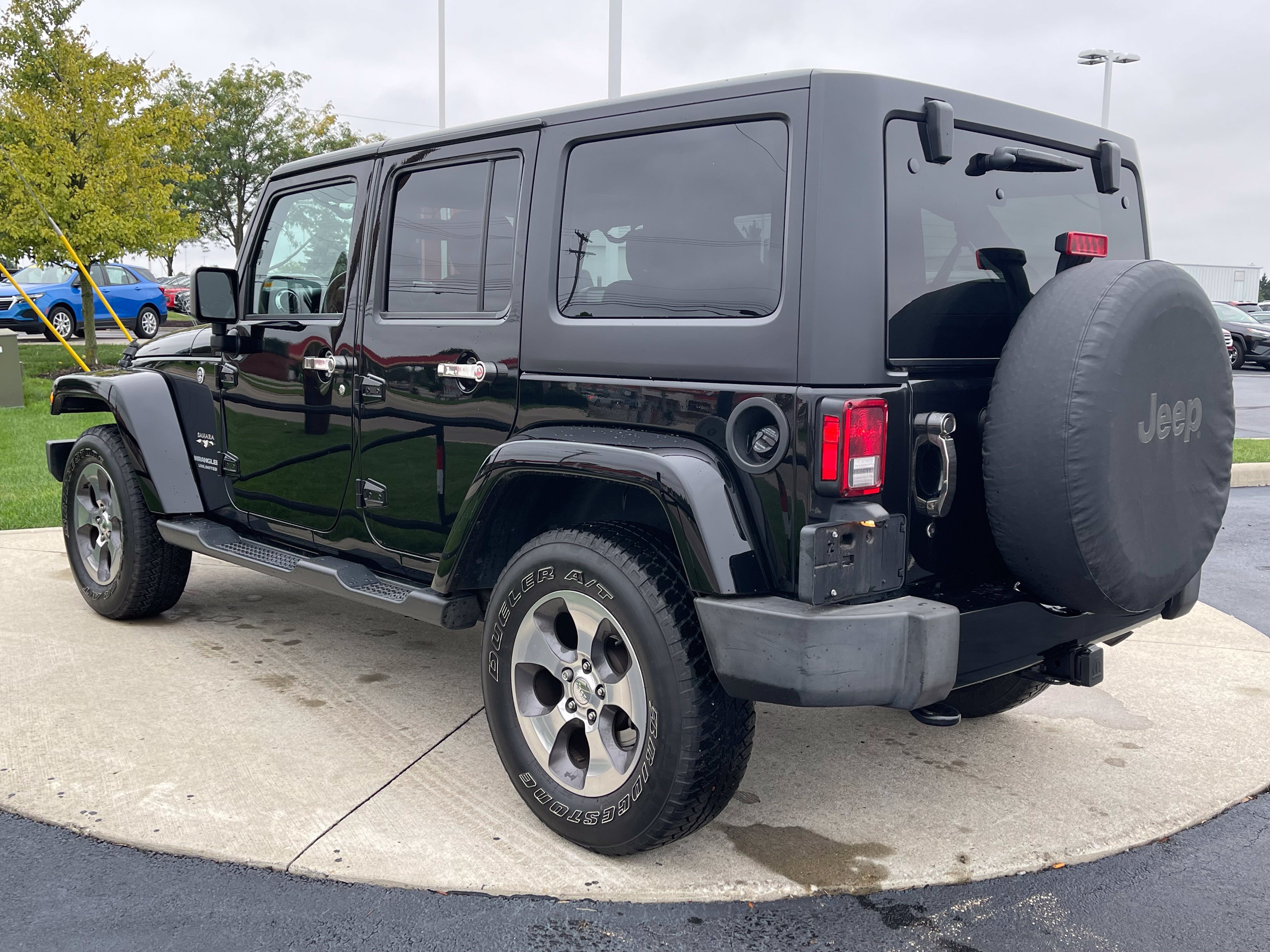 Used 2017 Jeep Wrangler Unlimited Sahara w/ Trailer Tow Group AWD/4WD image 5