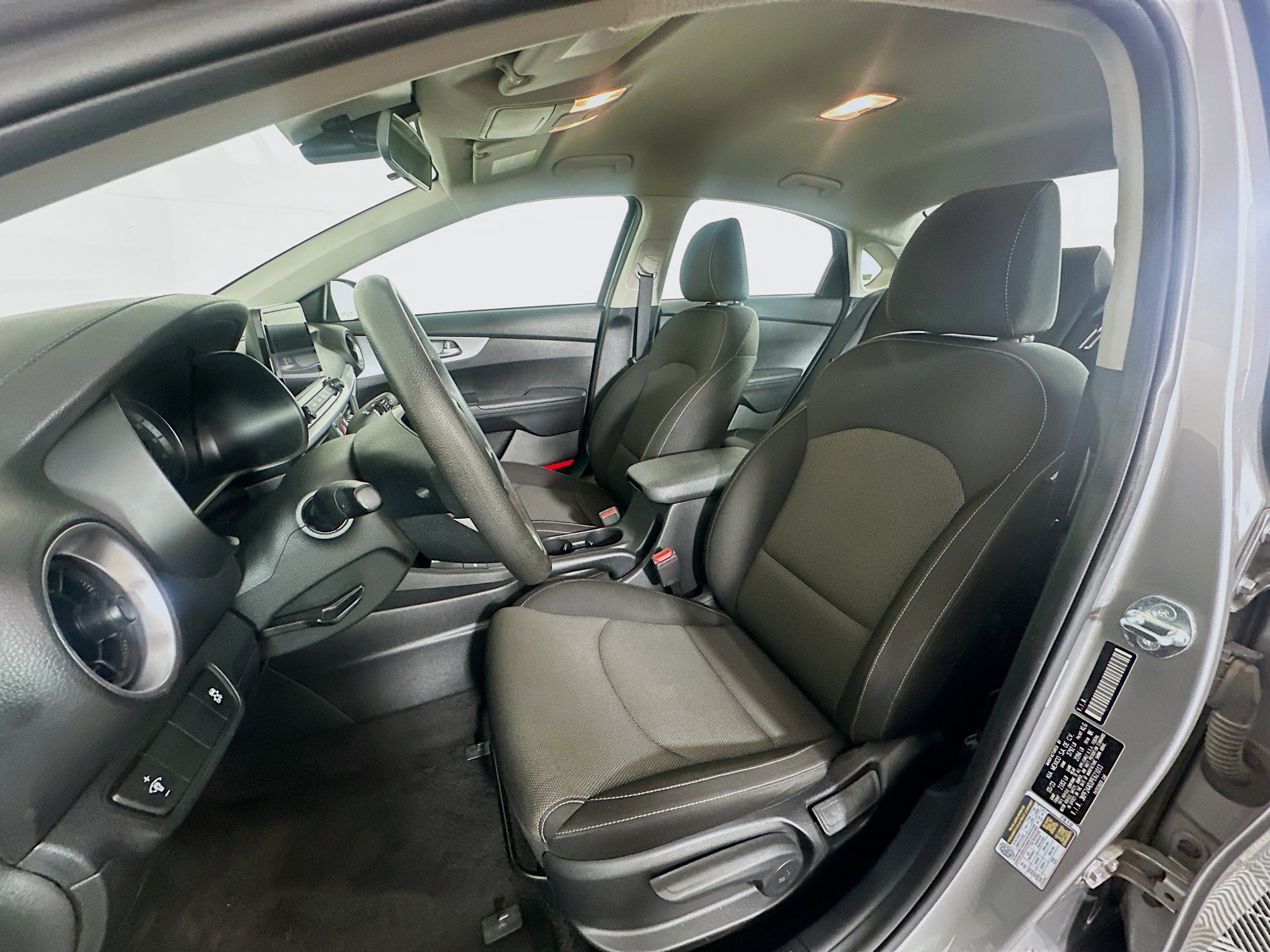 Used 2023 Kia Forte LXS image 13