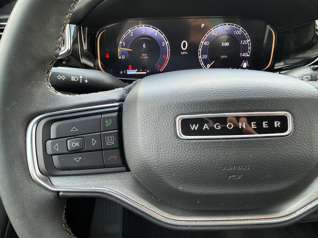 Used 2023 Jeep Wagoneer Series II RWD image 16