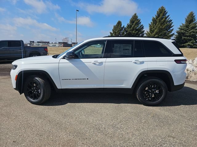New 2026 Jeep Grand Cherokee Altitude AWD/4WD image 2