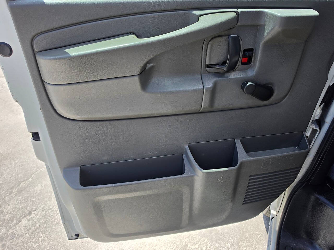 Used 2012 Chevrolet Express 2500 w/ Cold Climate Package RWD image 18