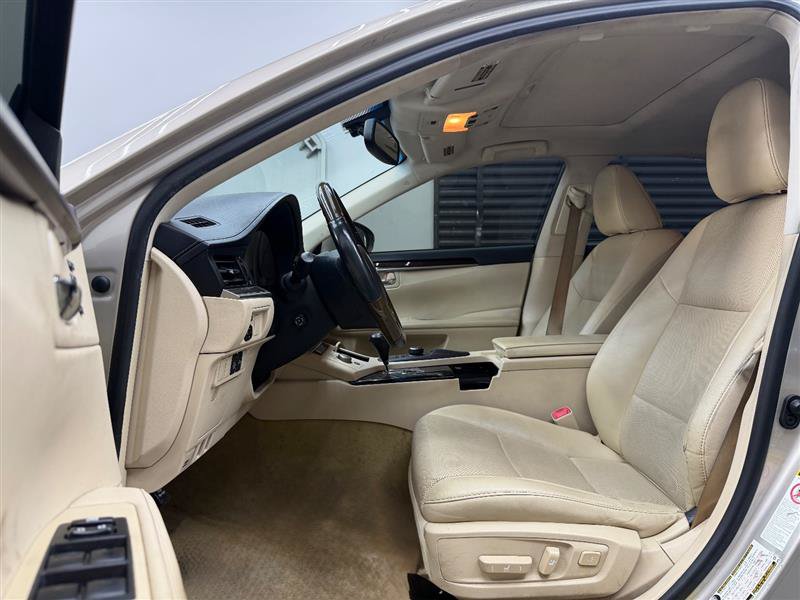 Used 2015 Lexus ES 350 w/ Premium Package FWD image 9