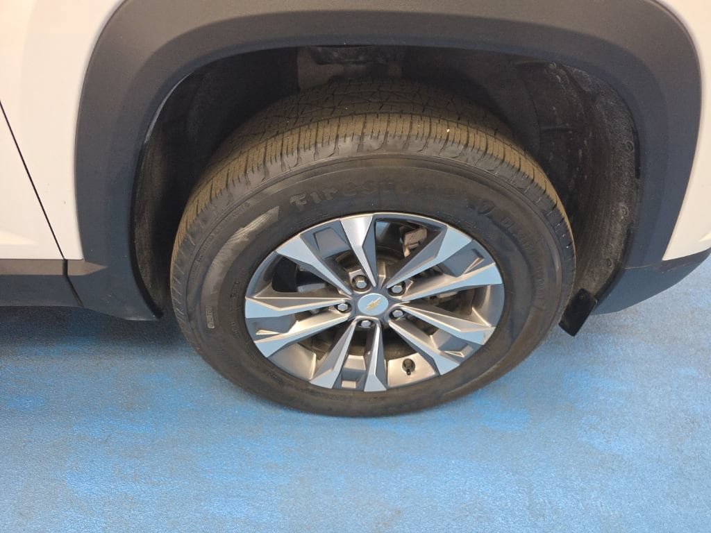 Certified 2026 Chevrolet Equinox LT FWD image 4