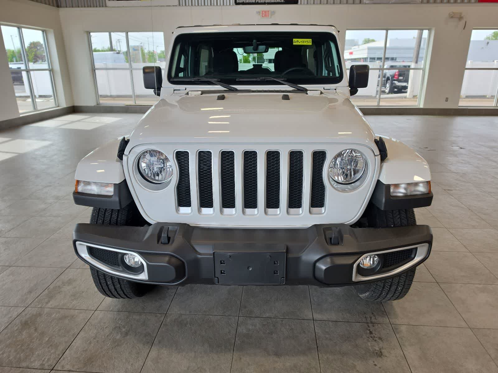 Used 2023 Jeep Wrangler Unlimited Sahara AWD/4WD image 3