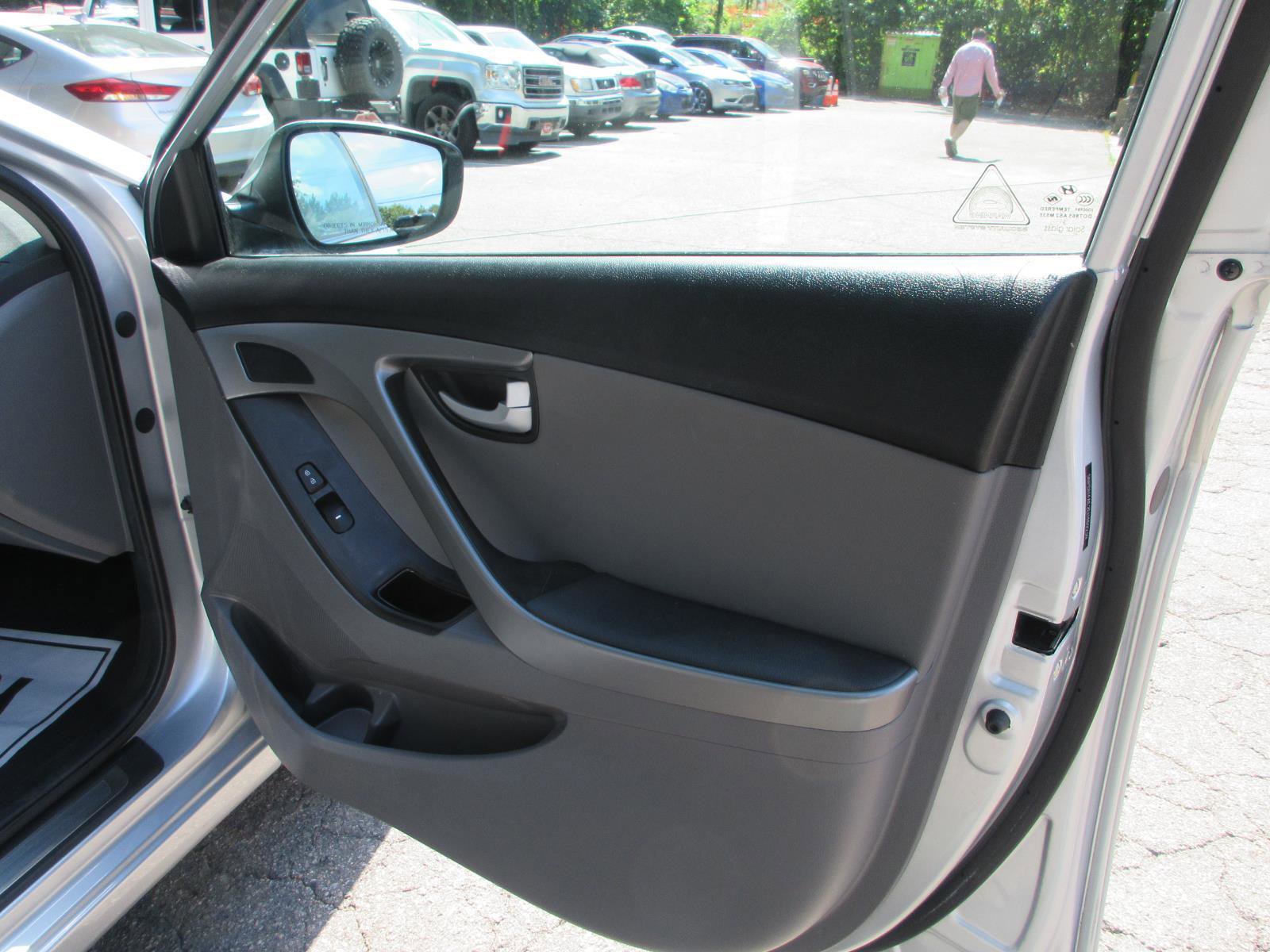 Used 2014 Hyundai Elantra Limited FWD image 14
