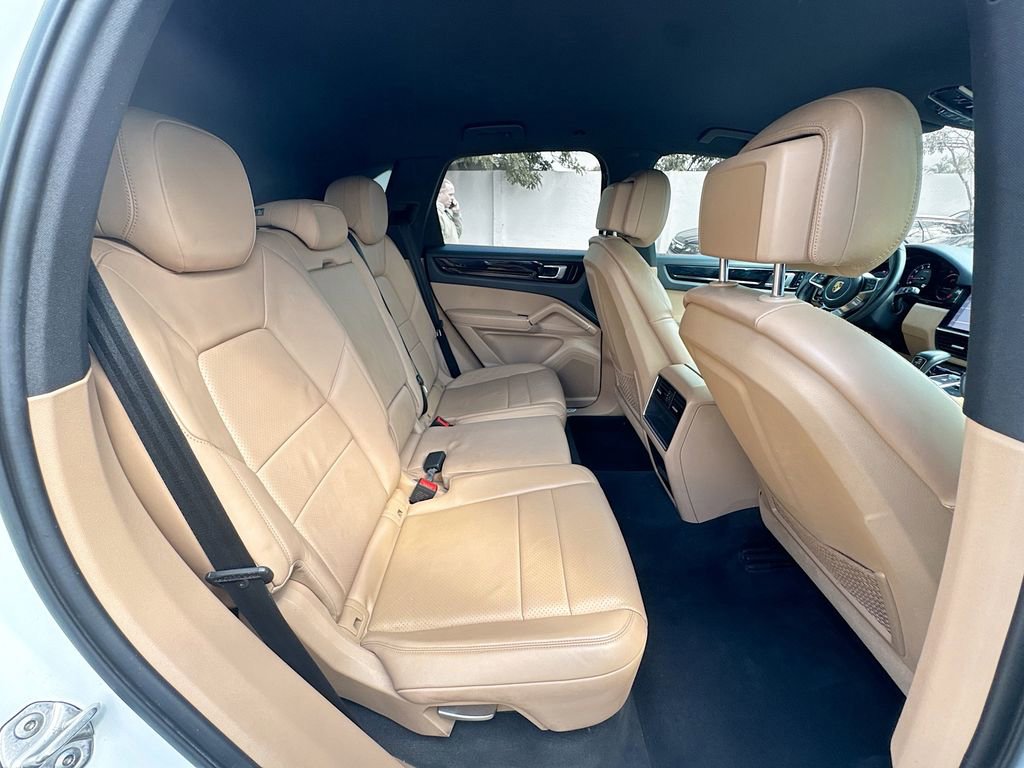 Used 2019 Porsche Cayenne Base image 28
