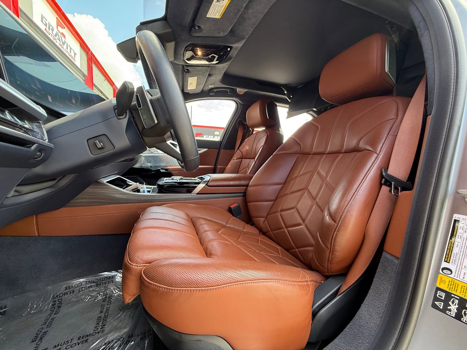 Used 2023 BMW 760i xDrive w/ Luxury Rear Seating Package image 16