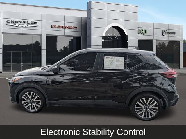 Used 2022 Nissan Kicks SV image 8