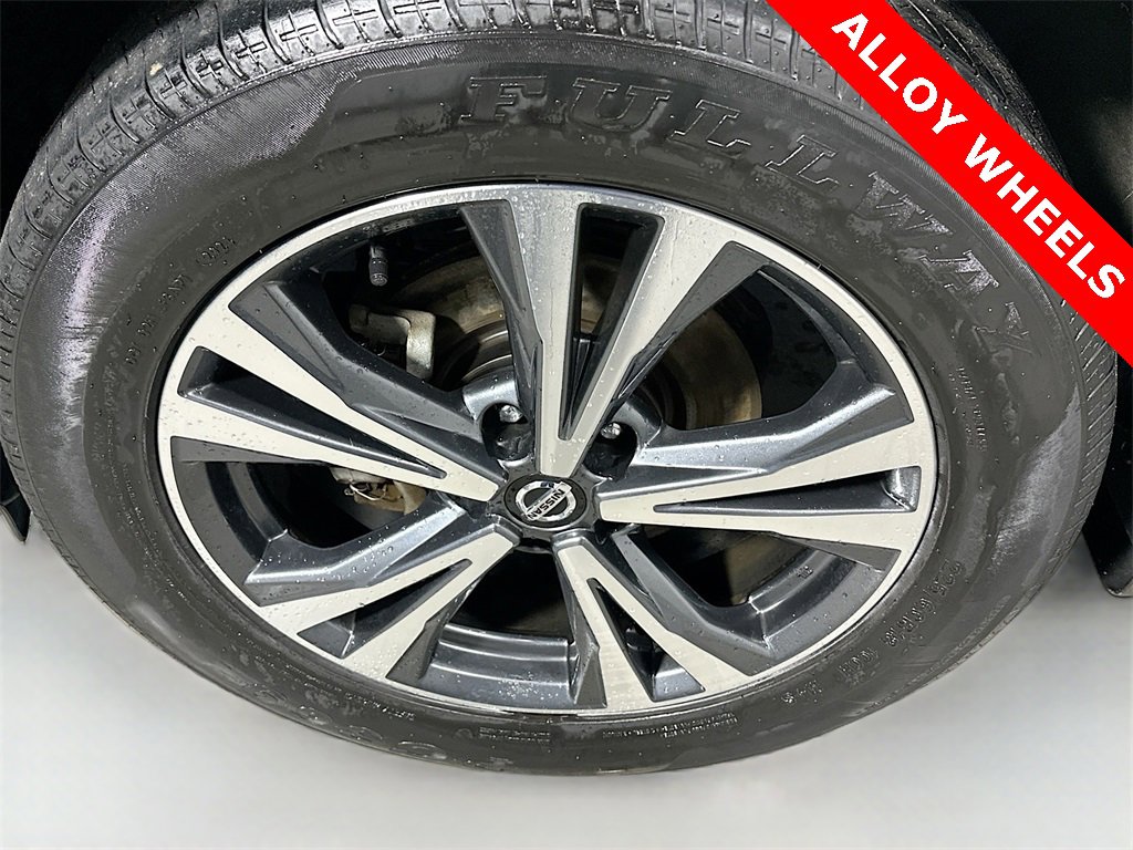 Used 2019 Nissan Rogue SV w/ Premium Package image 32