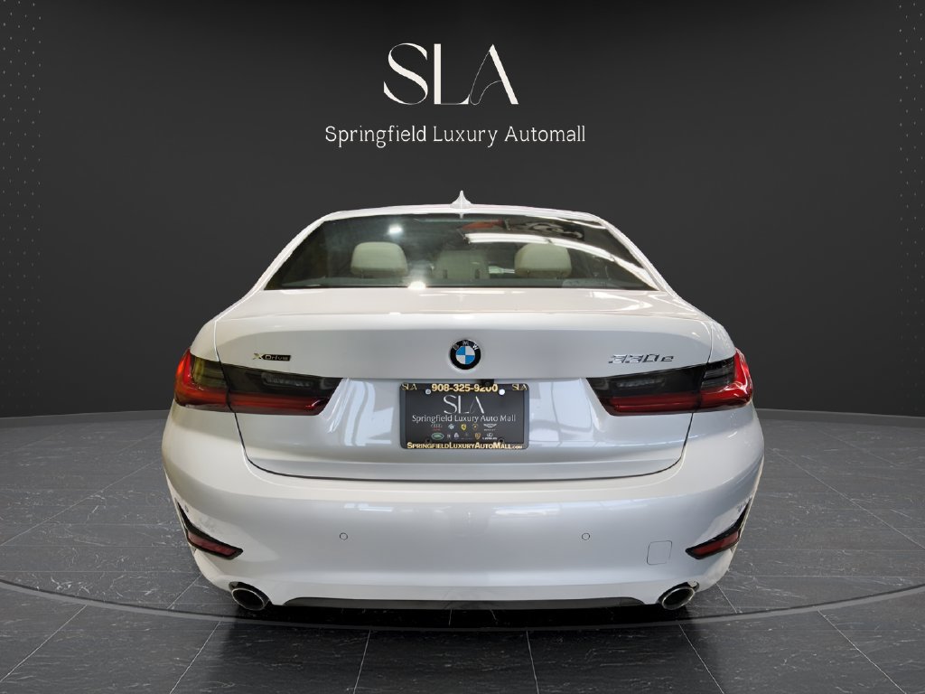Used 2021 BMW 330e xDrive w/ Premium Package AWD/4WD image 7