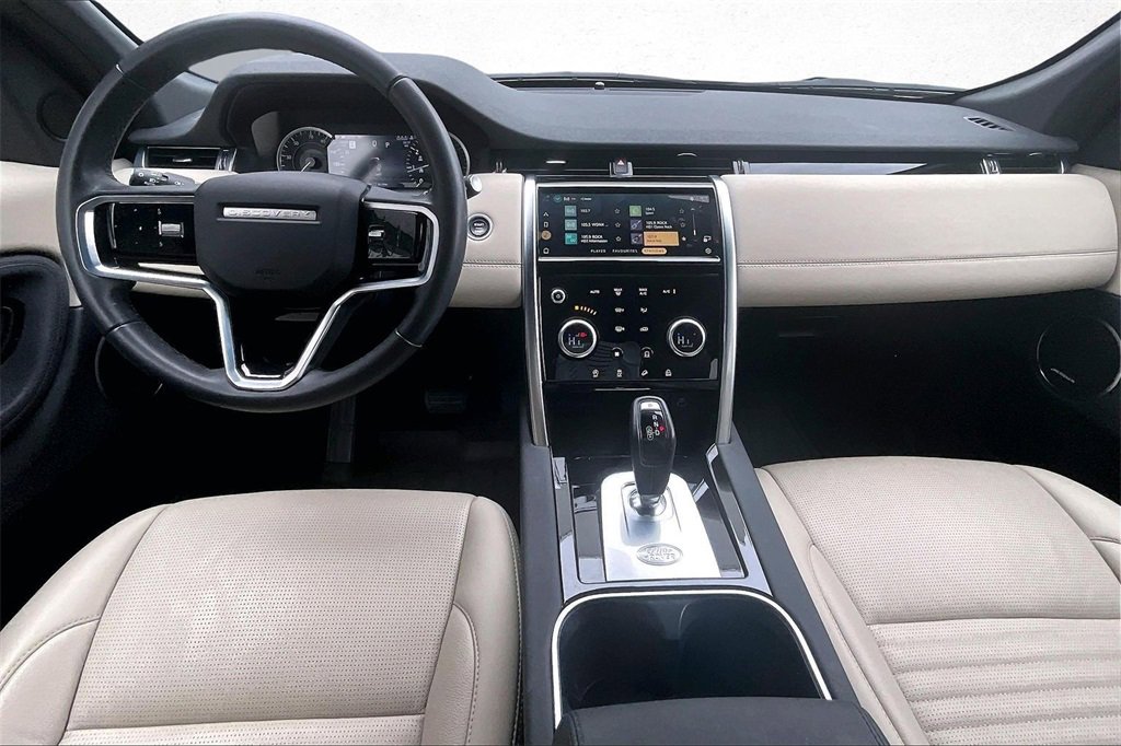 Used 2023 Land Rover Discovery Sport SE image 8