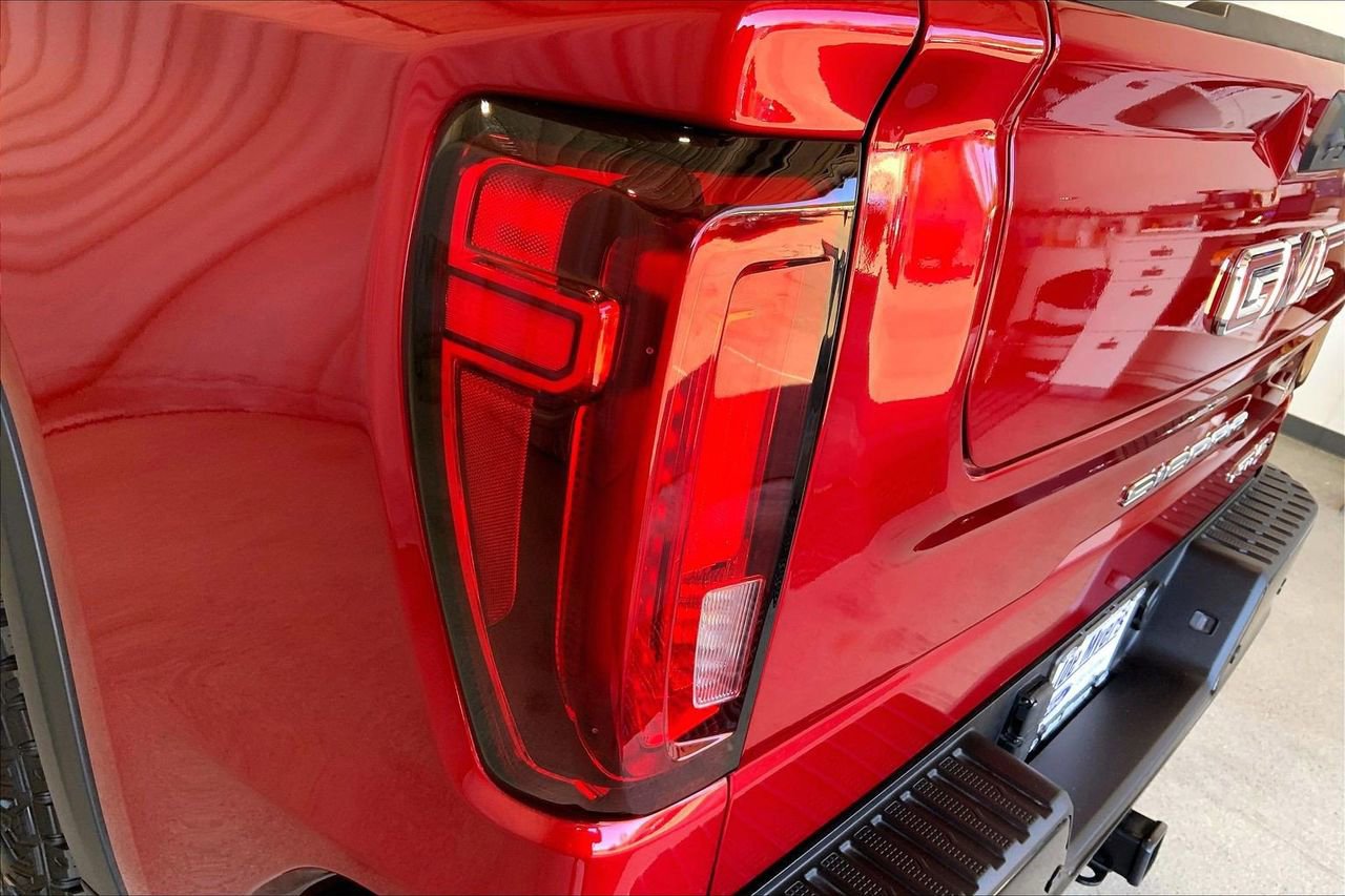 Used 2024 GMC Sierra 1500 AT4X image 29