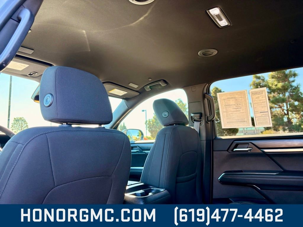 Used 2025 GMC Acadia Elevation image 18