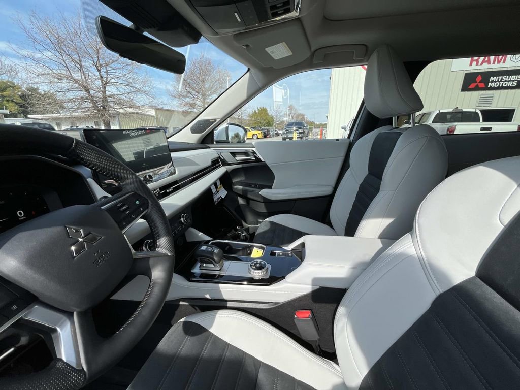 New 2026 Mitsubishi Outlander SE FWD image 10