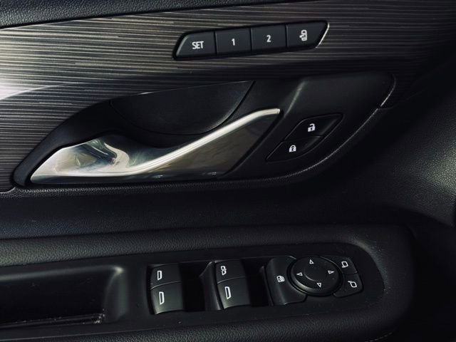 Used 2023 GMC Terrain SLT w/ Infotainment Package II image 13