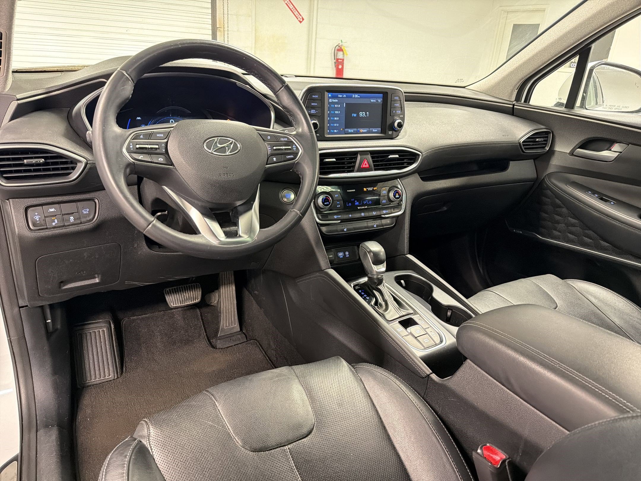 Used 2019 Hyundai Santa Fe Limited image 25