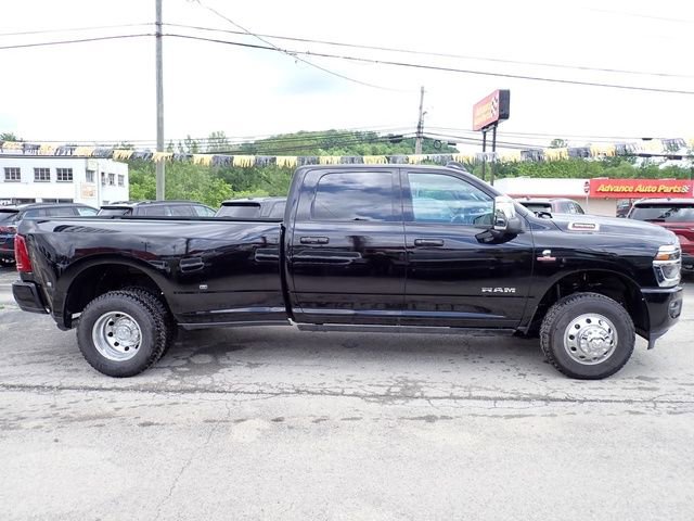 New 2026 RAM 3500 Laramie AWD/4WD image 7