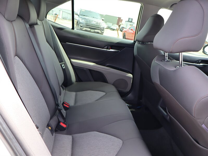 Used 2018 Toyota Camry LE w/ Protection Package (Q2) FWD image 4