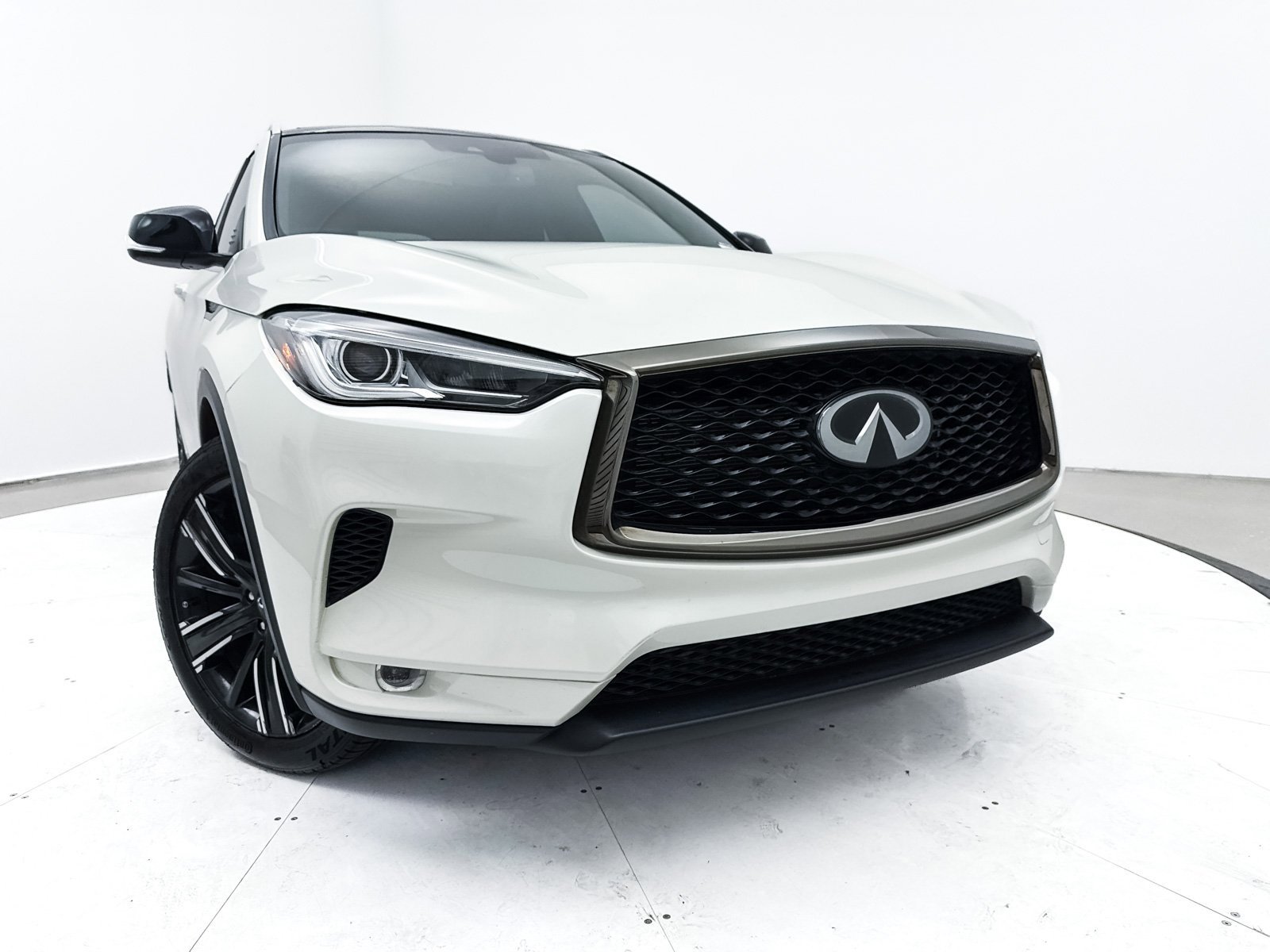 Used 2021 INFINITI QX50 Luxe w/ Appearance Package image 8