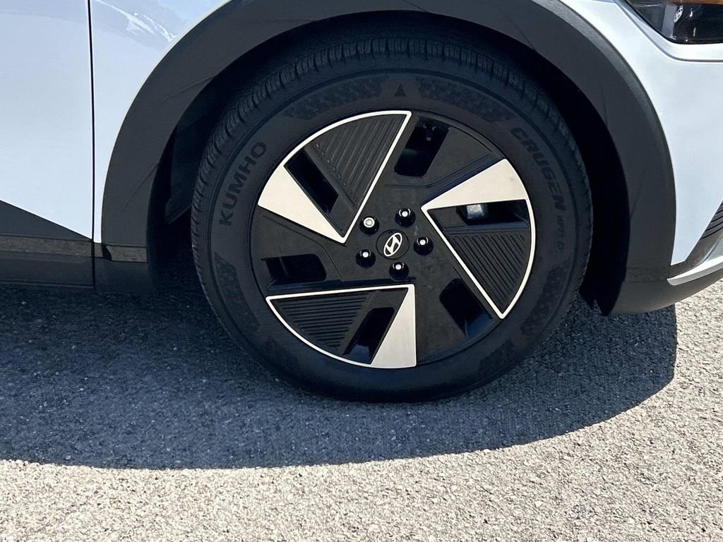 Used 2025 Hyundai Ioniq 5 SEL image 9