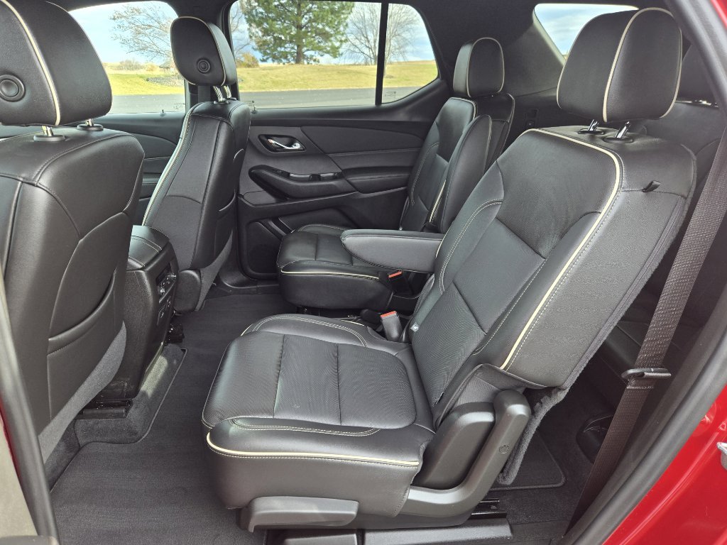 Used 2023 Chevrolet Traverse Premier image 19