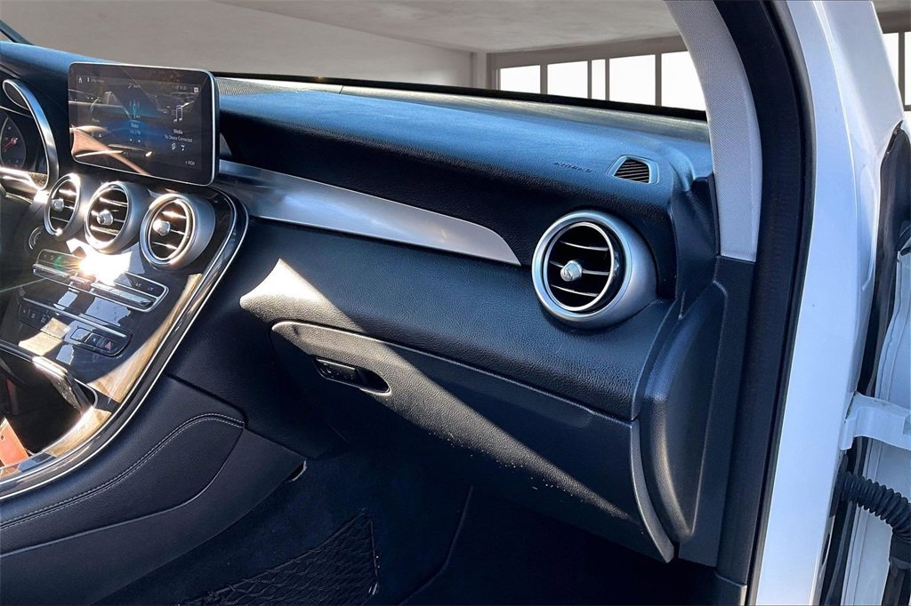 Used 2020 Mercedes-Benz GLC 300 4MATIC image 17