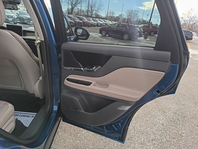 Used 2020 Lincoln Corsair AWD w/ Premium Package image 16