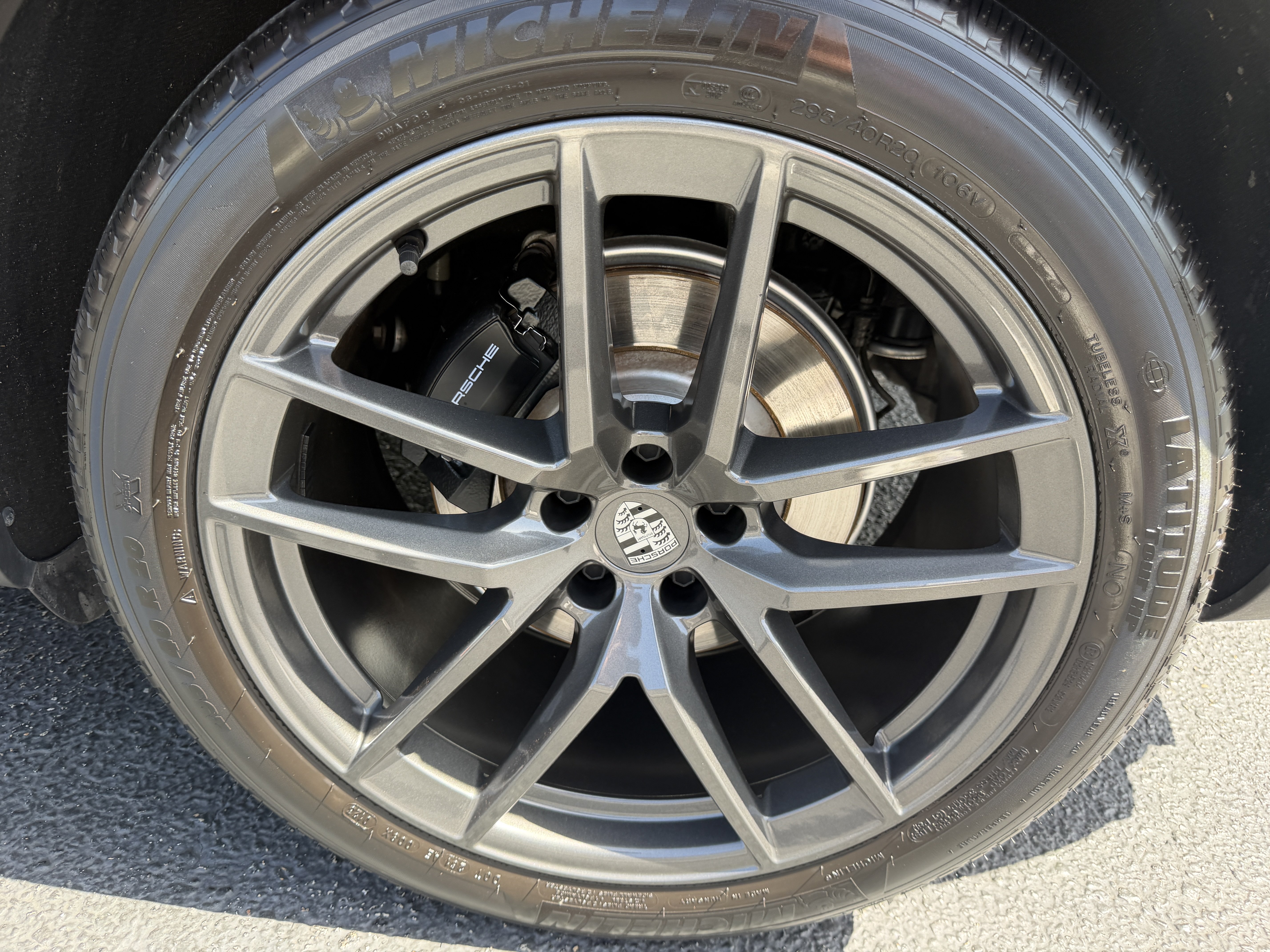 Certified 2023 Porsche Macan Turbo AWD/4WD image 8