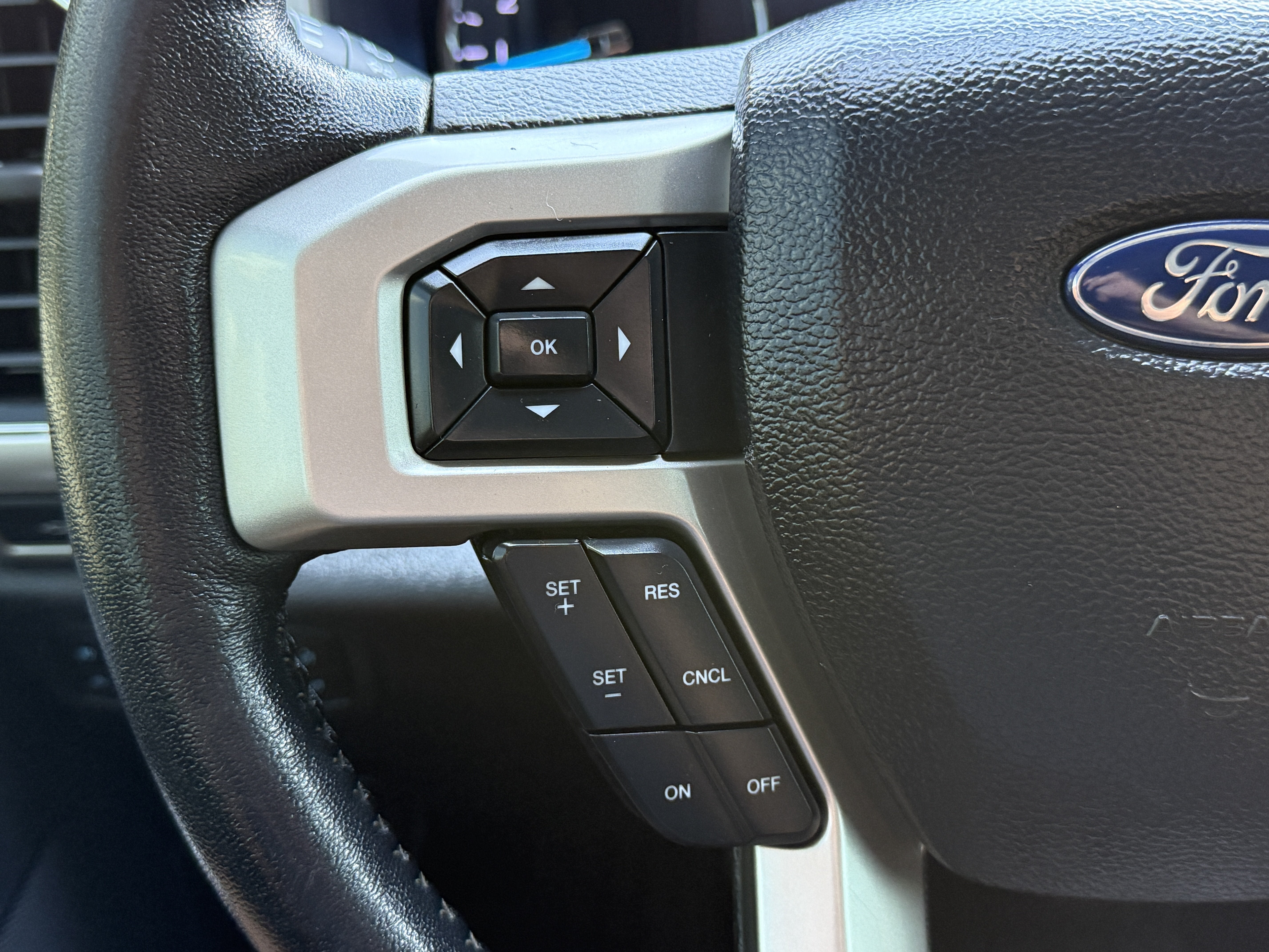 Used 2020 Ford F250 Lariat AWD/4WD image 24