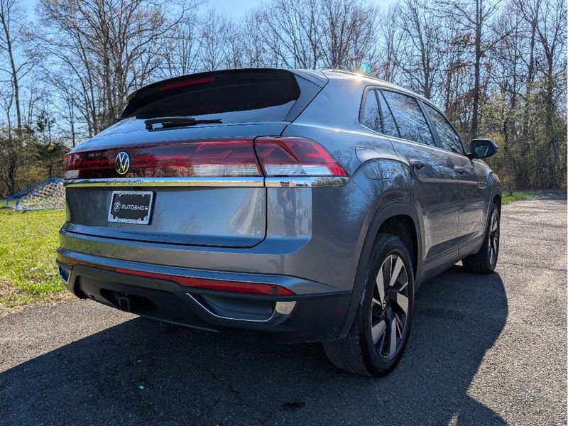 Used 2024 Volkswagen Atlas Cross Sport SE FWD image 5