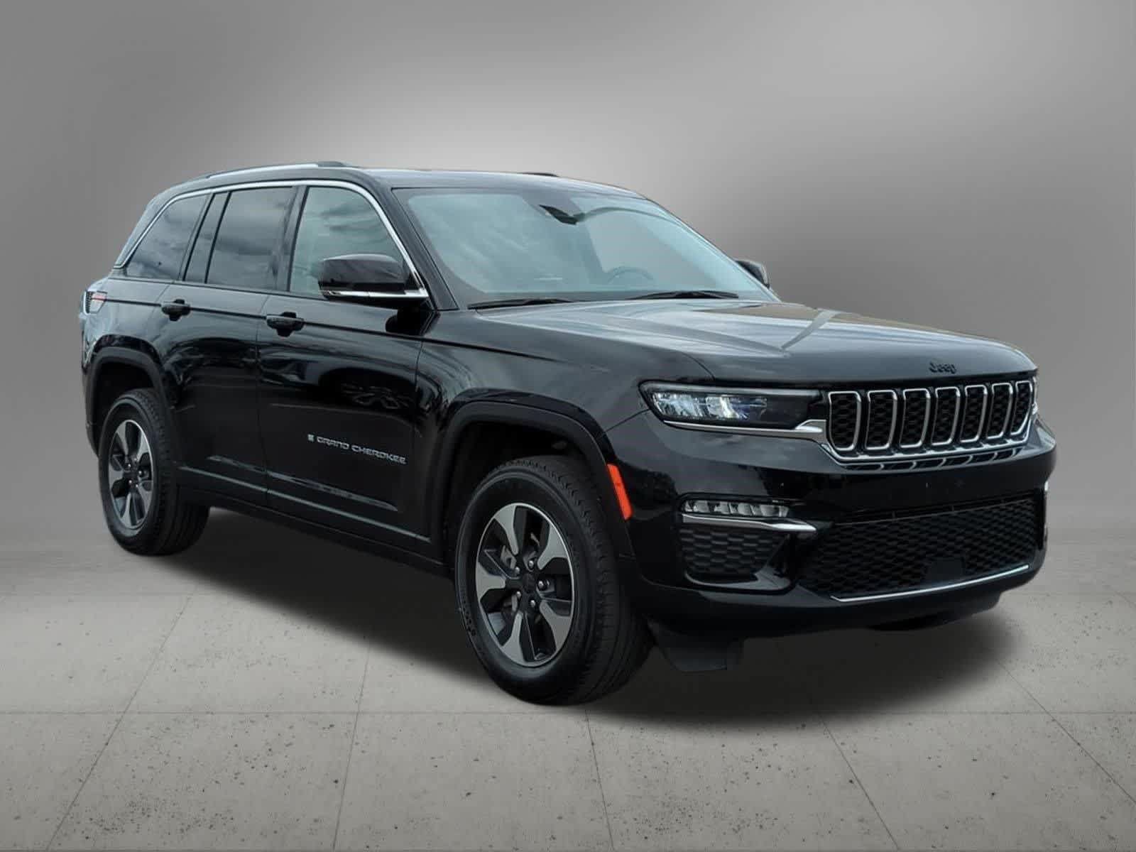 Used 2024 Jeep Grand Cherokee Limited 4xe AWD/4WD image 8