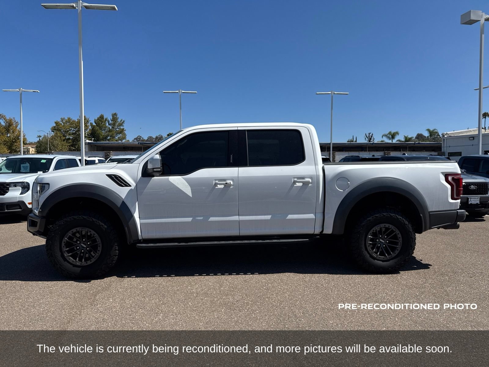 Used 2019 Ford F150 Raptor w/ Equipment Group 802A Luxury AWD/4WD image 6
