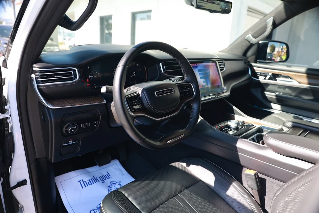Used 2023 Jeep Grand Wagoneer Series II AWD/4WD image 13