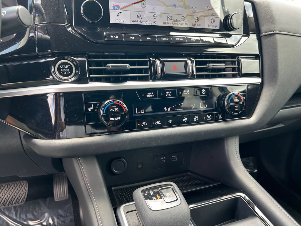 Used 2024 Nissan Pathfinder SL FWD image 25