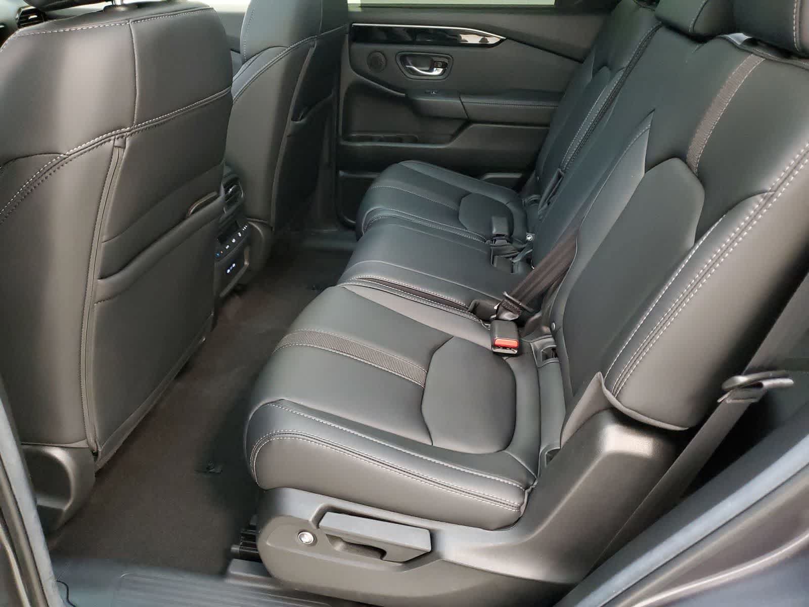 Certified 2025 Honda Pilot Touring image 22